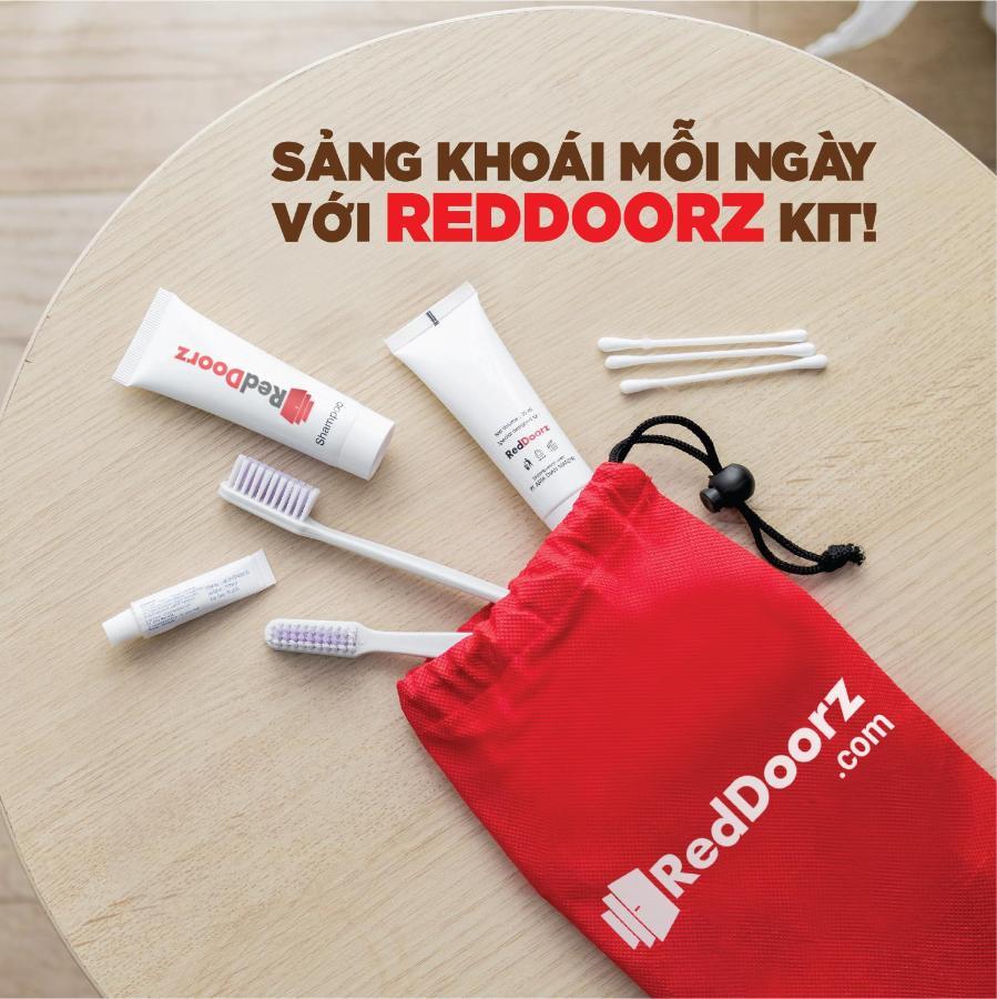 Reddoorz Ura Hotel Hung Phuoc 4 Хошимин Екстериор снимка